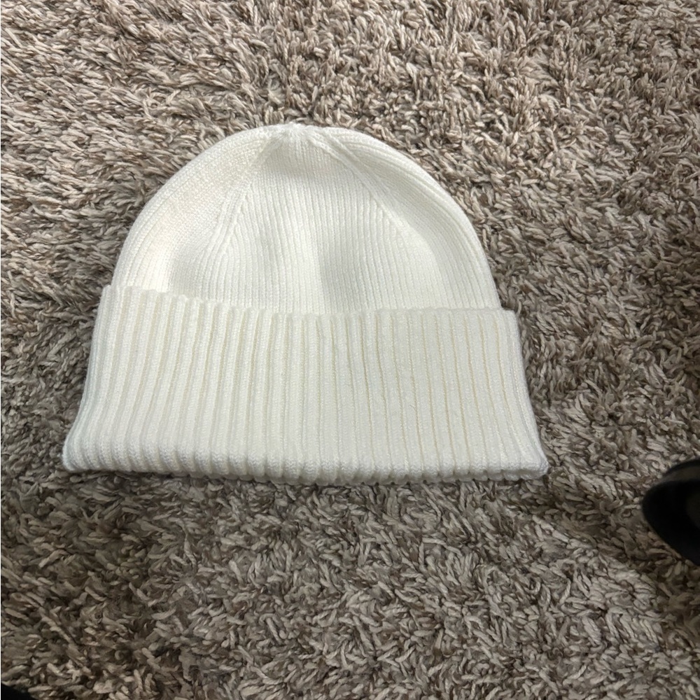 Time and Tru White Knit Beanie